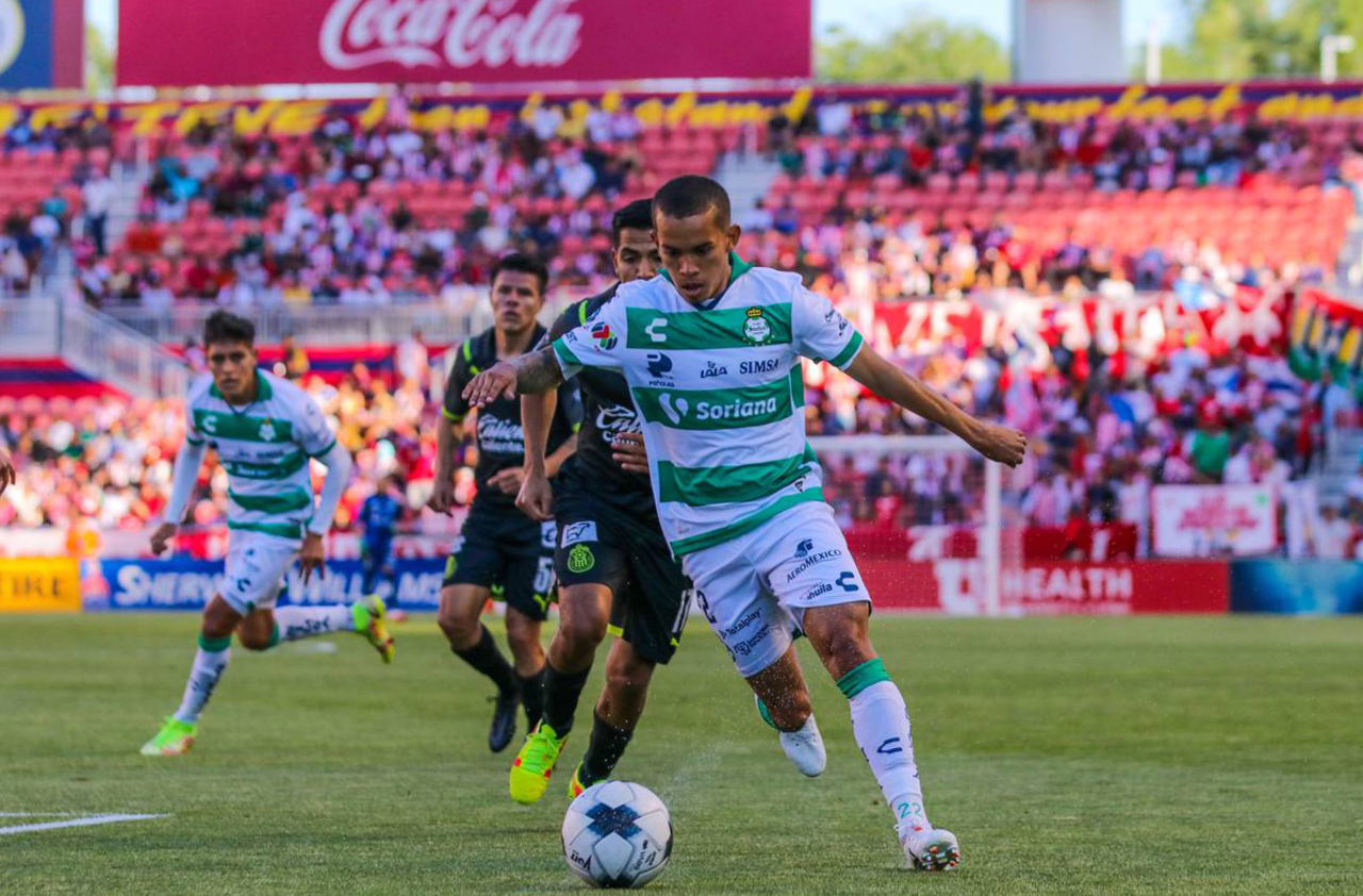 En su primer juego de pretemporada de la gira por Estados Unidos, Santos Laguna cayó 3-1 frente a las Chivas Rayadas de Guadalajara.