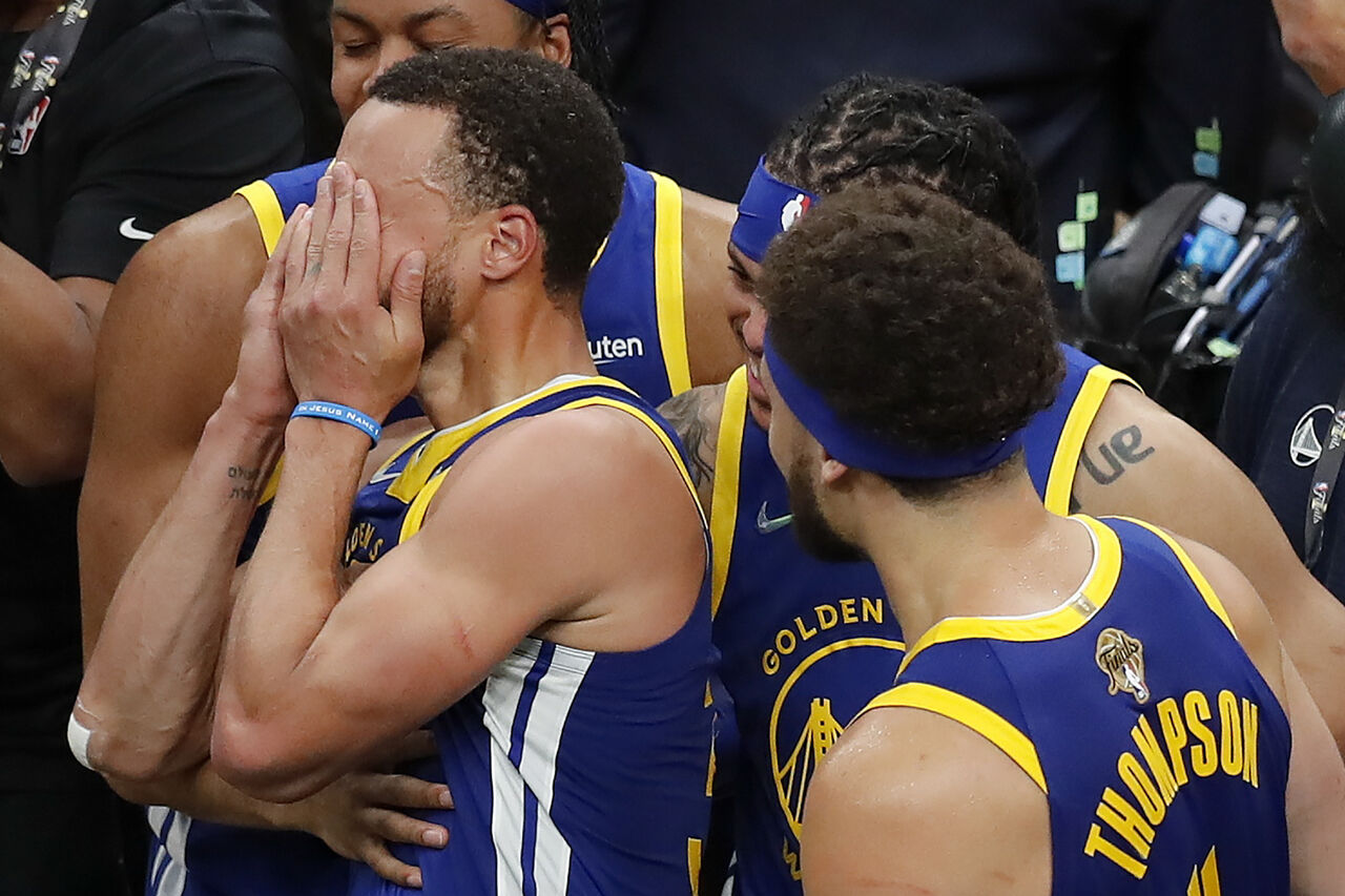 Golden State es campeón de la NBA y Stephen Curry se lleva su primer MVP de Finales