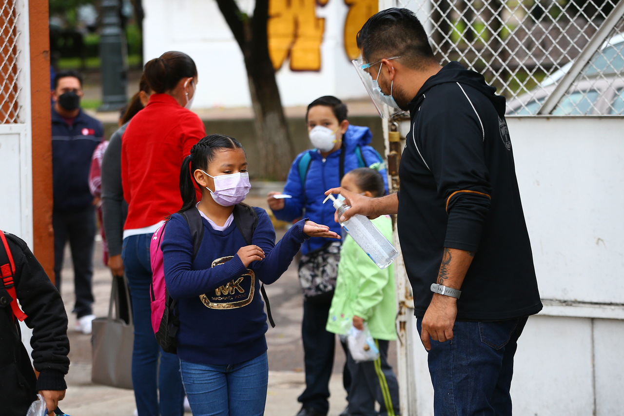 Según informaron autoridades de salud, en el estado de Durango se han detectado contagios COVID-19 en 18 planteles educativos. (EL SIGLO DE TORREÓN)