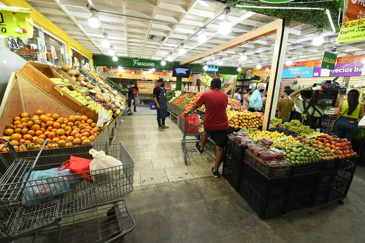 Las mayores alzas de productos en la Ciudad de México fueron la naranja que de 15 pesos subió a casi 25 pesos. (ARCHIVO)