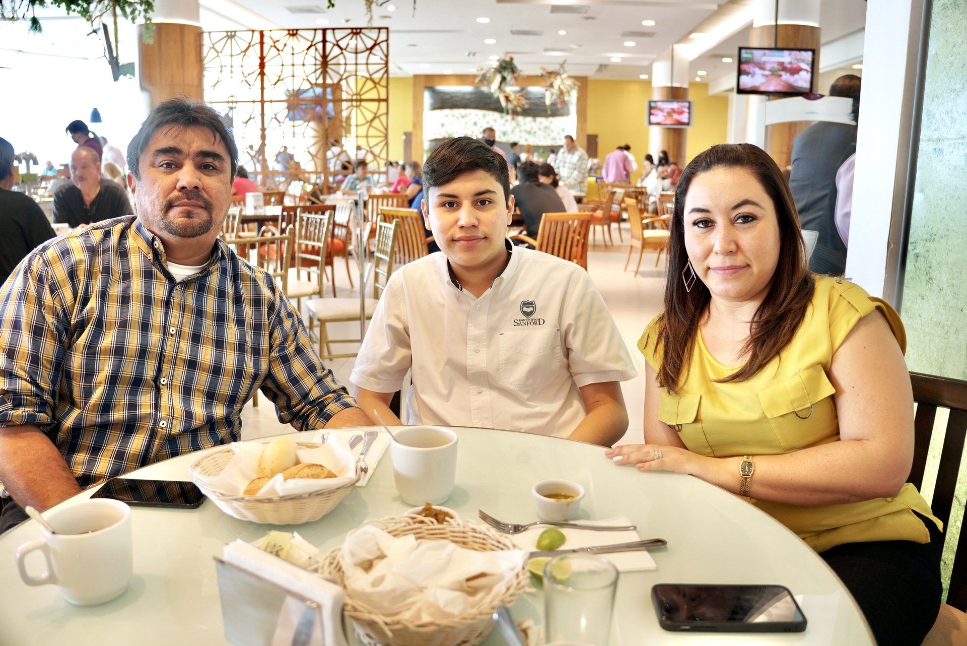 Jonatan Valenzuela, Rodrigo Valenzuela y Edith Ramírez (EL SIGLO DE TORREÓN/EDUARDO RUIZ) 