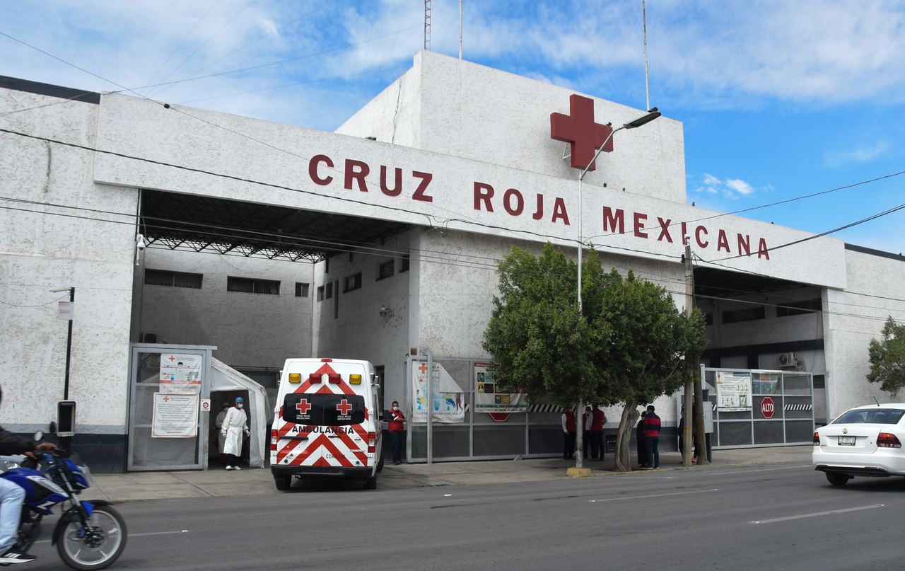 La madre del menor lo trasladaba en su camioneta a la Cruz Roja de Torreón, sin embargo, el niño llegó sin signos vitales.