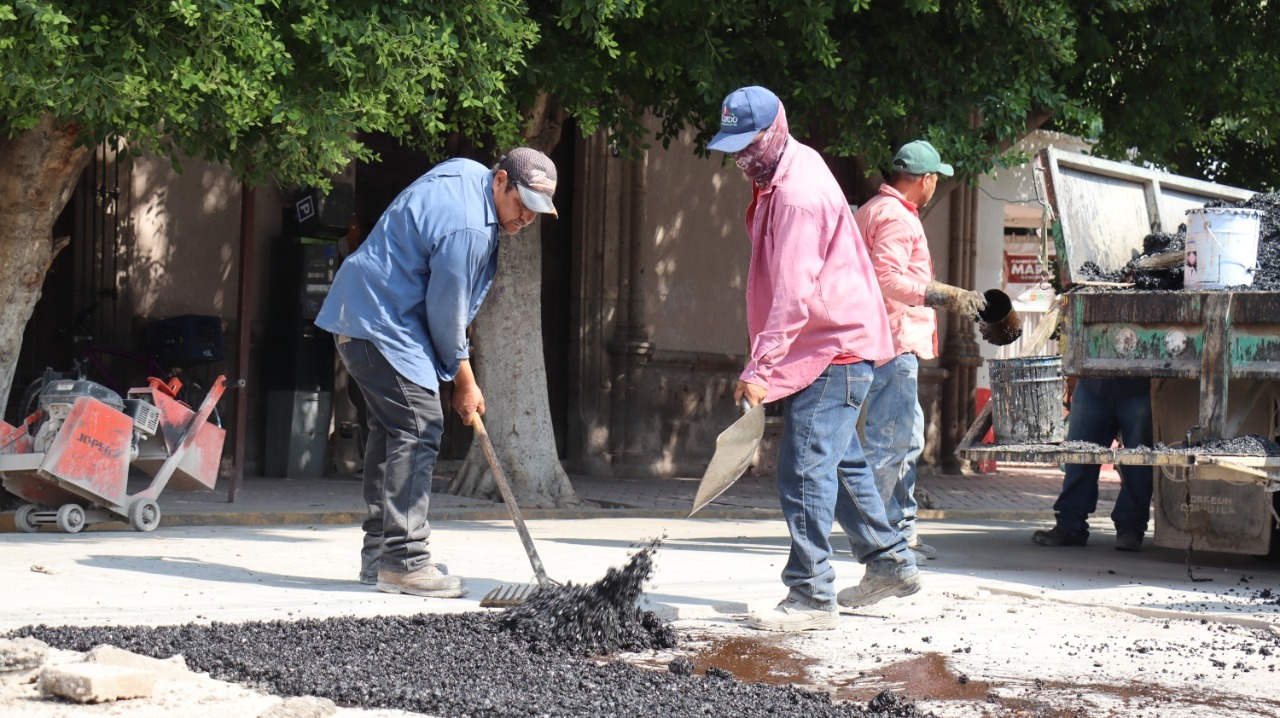 A la par de atender solicitudes, se lleva a cabo supervisión de calles. (EL SIGLO DE TORREÓN)