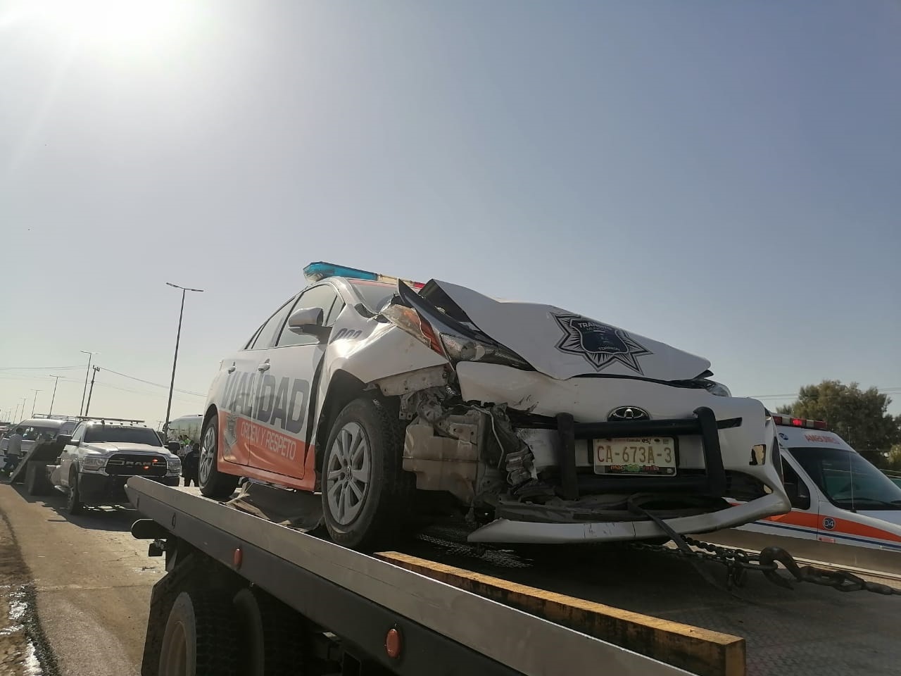 Tres vehículos se vieron involucrados en el fuerte accidente ocurrido sobre el bulevar Ejército Mexicano de Torreón.