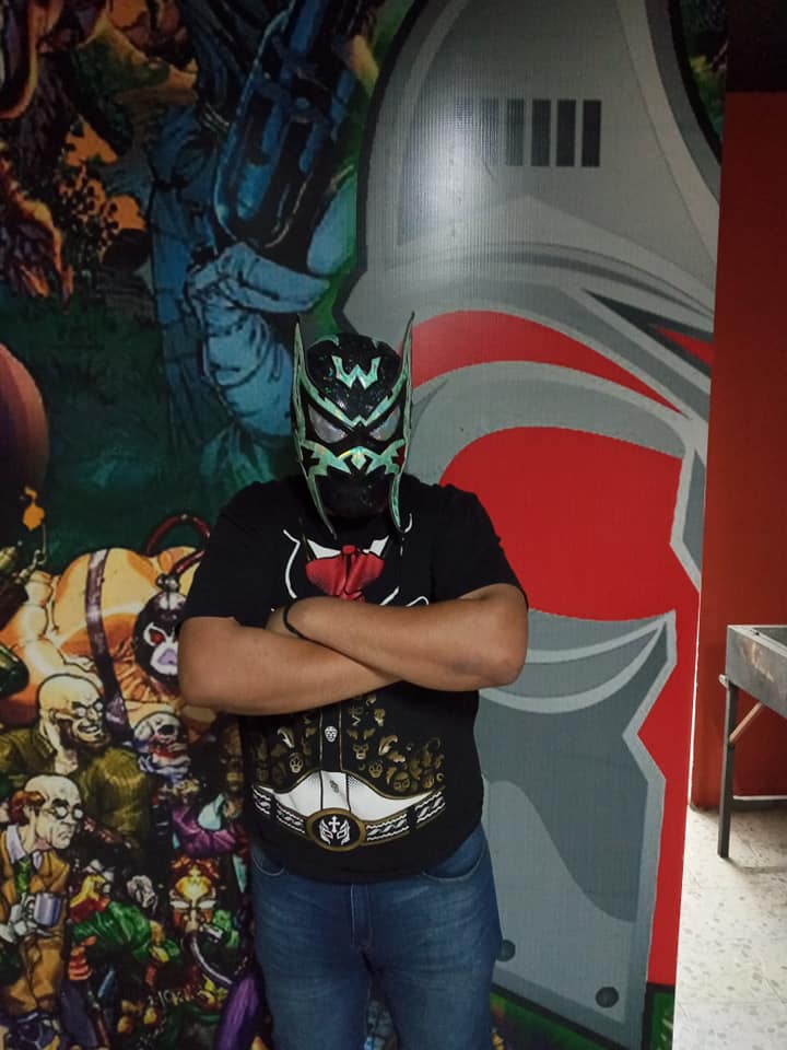 Lucha de escalera en la Arena Colón