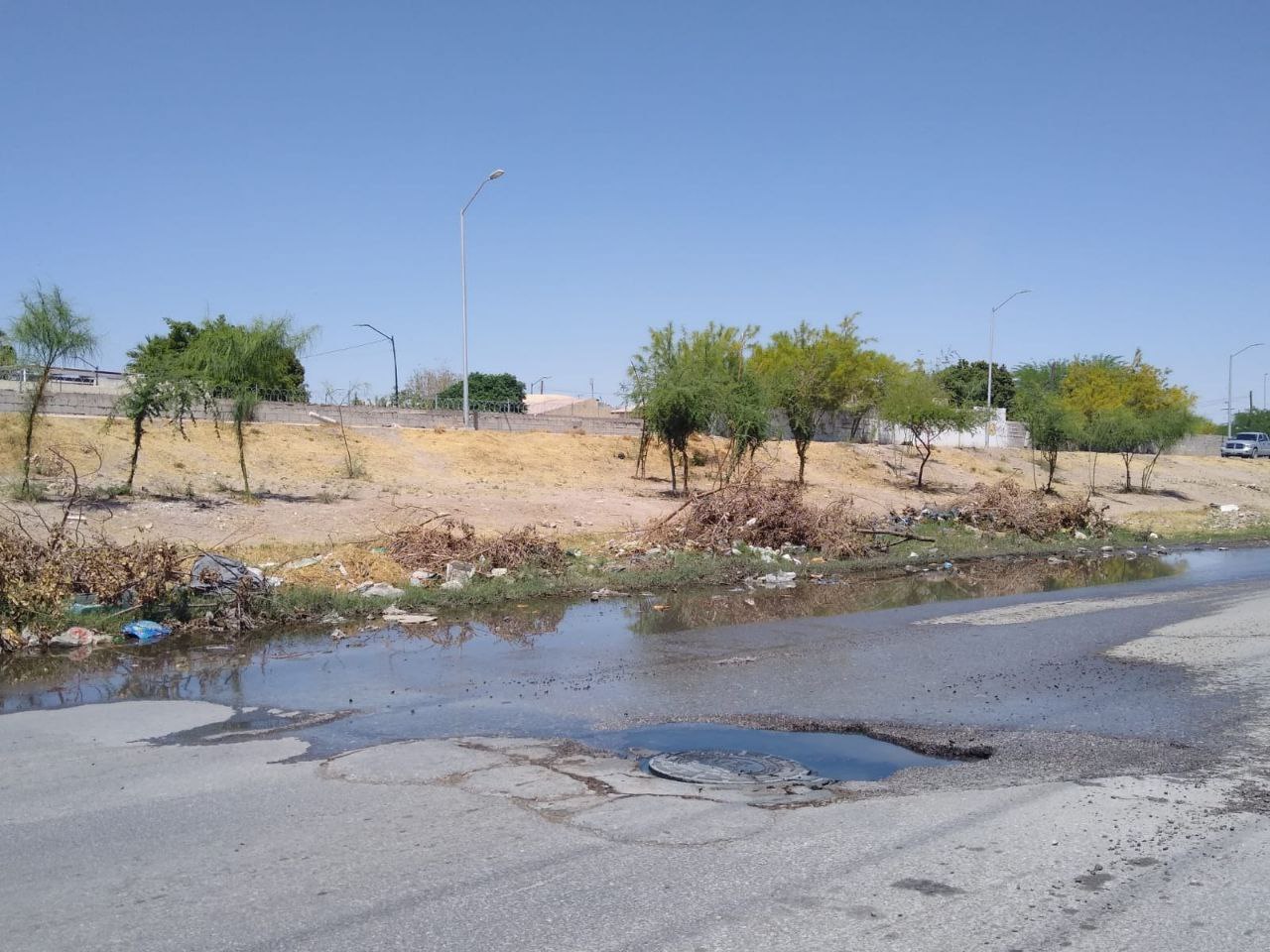 Admite jefe del Simas Torreón, Lauro Villarreal, que las quejas por fallas en el drenaje han sobrepasado a las de agua potable.