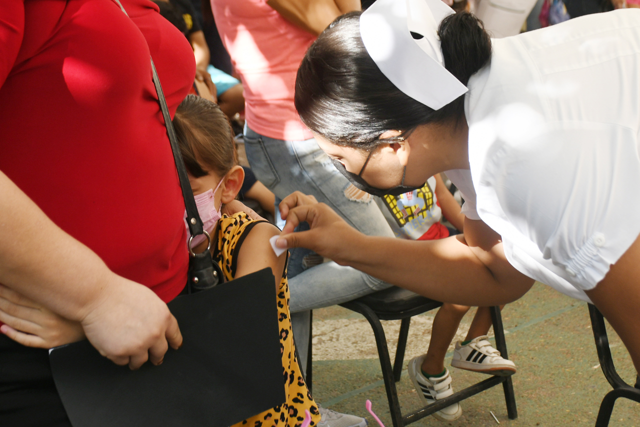 Preocupa a madres de familia de La Laguna de Durango tardanza en el inicio de la vacunación para menores de 5 a 11 años. (EL SIGLO DE TORREÓN)
