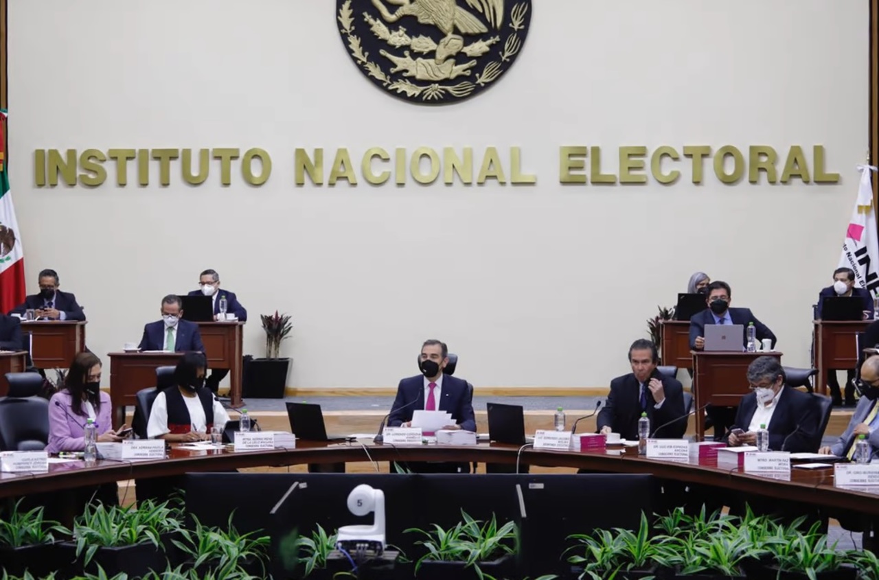 Pide Instituto Nacional Electoral (INE) garantizar al menos una candidata mujer en elección de Coahuila y Estado de México.