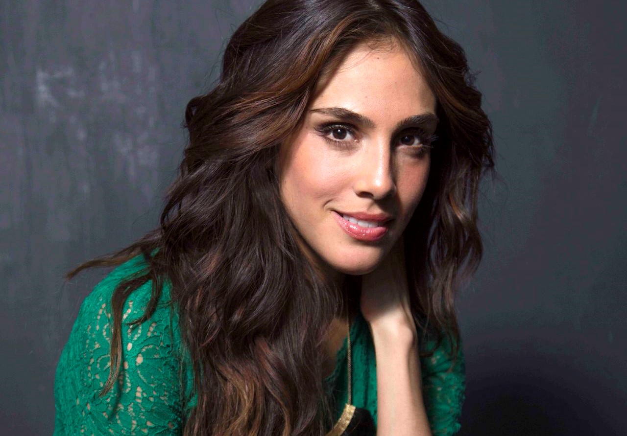 Ya disponible. El pasado 8 de julio, Sandra Echeverría dio a conocer su EP de nombre Ya llegó la Echeverría.