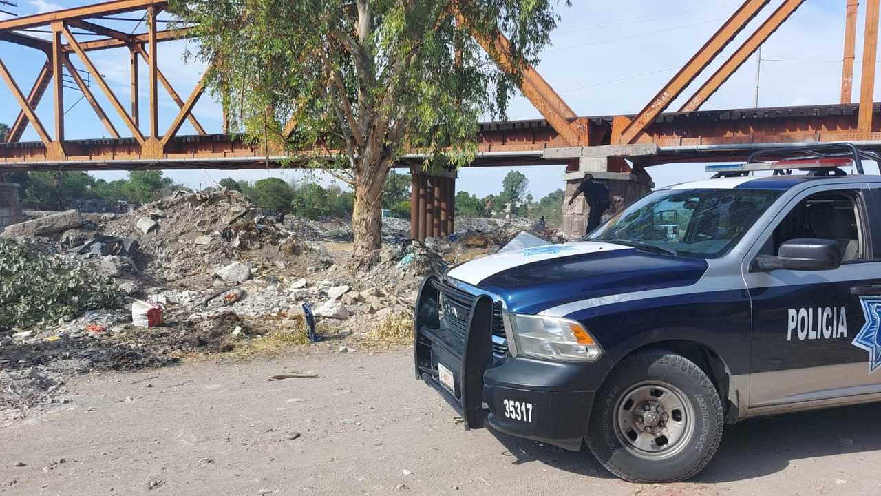 Localizan cuerpo en estado de descomposición a unos metros del Puente Negro, en Torreón. (EL SIGLO DE TORREÓN)