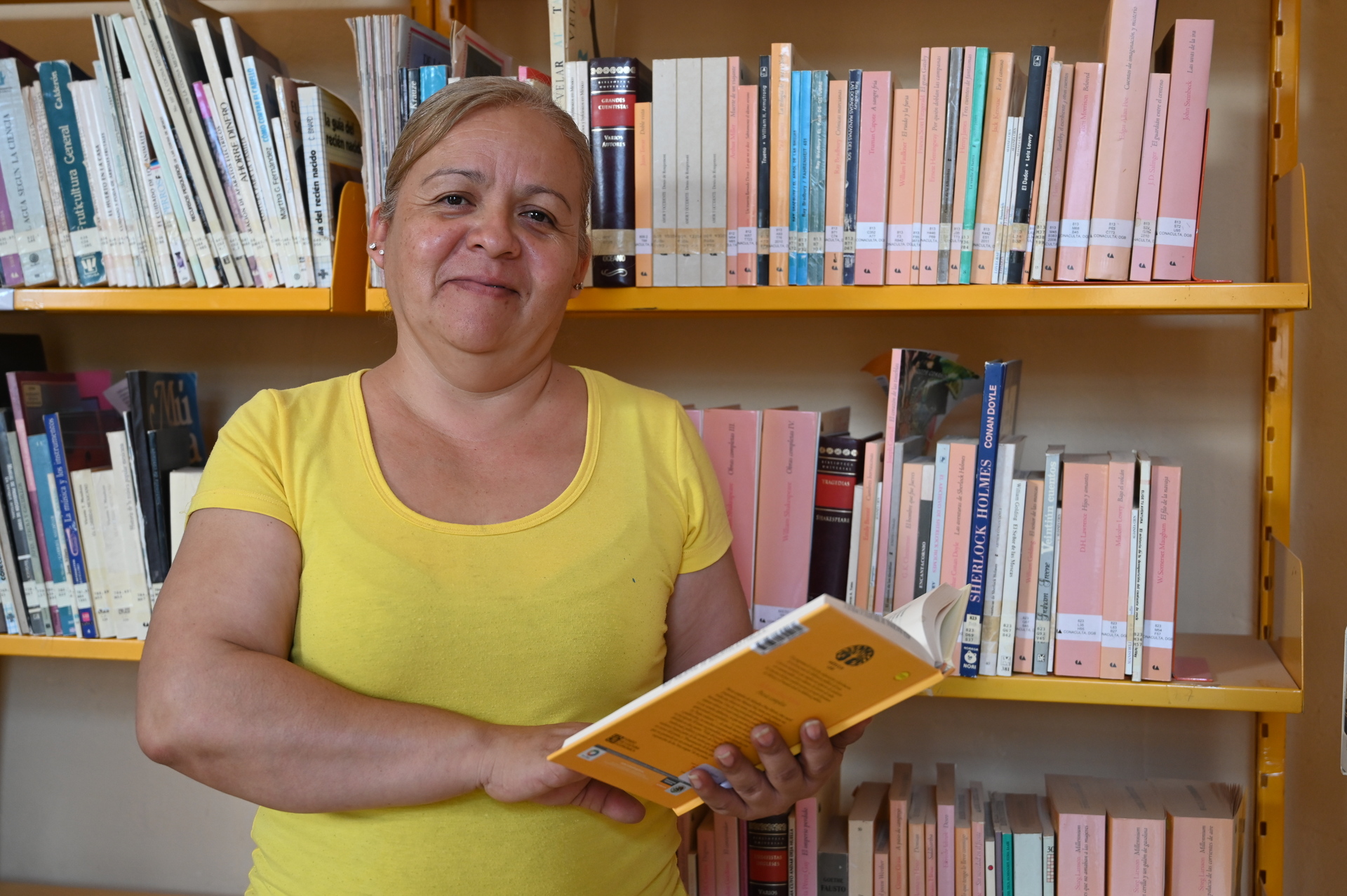 La bibliotecaria de La Flor de Jimulco