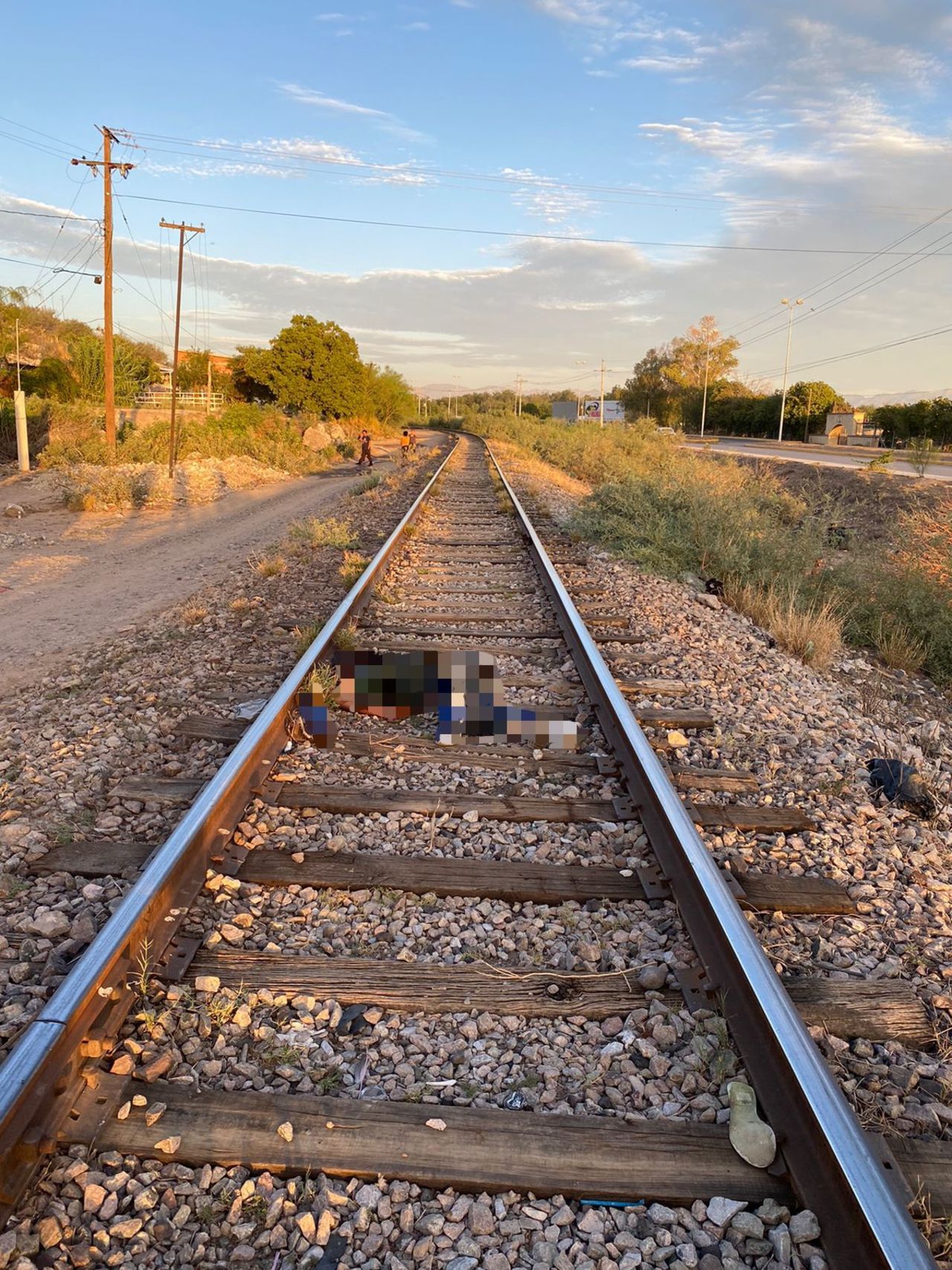 El hombre sin vida fue localizado sobre las vías del tren en la ciudad de Lerdo.