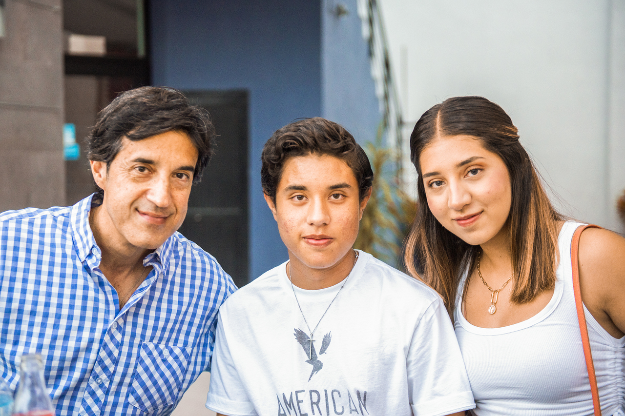 Carlos con sus hijos Charly y María Barroso (EL SIGLO DE TORREÓN/ERICK SOTOMAYOR) 