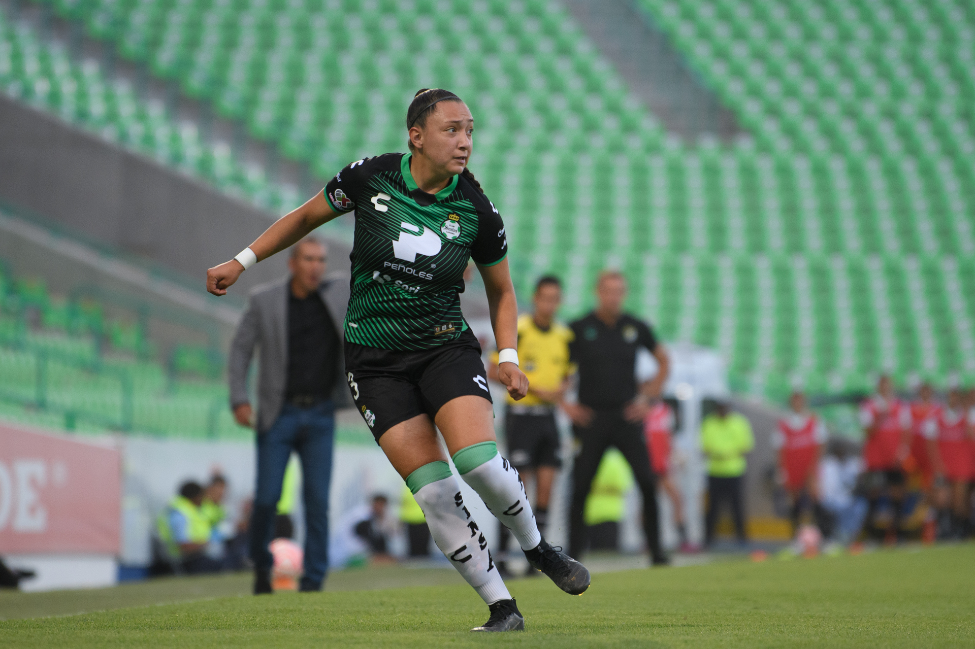 La defensora Natalia Miramontes ya debutó con las albiverdes en el Apertura 2022, por lo que se busca que sea un auténtico refuerzo en el resto de la campaña, para darle mayor solidez defensiva (JORGE MARTÍNEZ)
