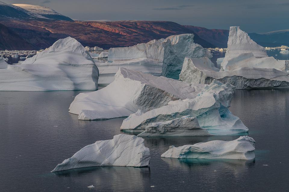 El equipo calculó que una gran parte del Océano Ártico se calentó a un ritmo de 0,75 grados -o más rápido- por década. (PIXABAY)