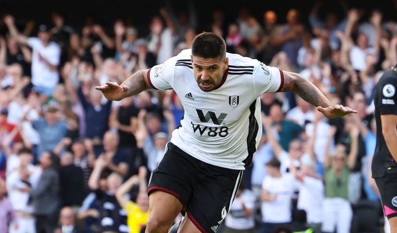 Mitrovic rescata al Fulham y vencen al Brentford