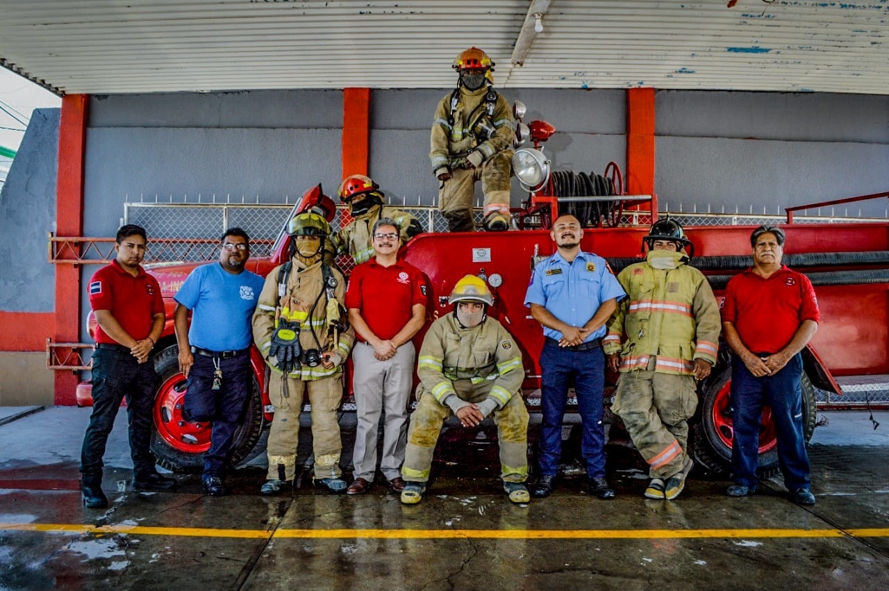 Aseguran que condiciones de los bomberos mejorarán, pues se les dotará de equipo y comprarán una unidad. (EL SIGLO DE TORREÓN)