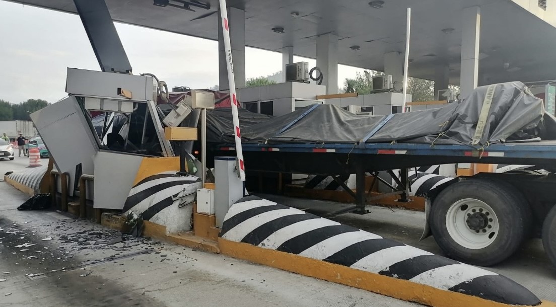 Por fortuna, no se encontraba personal en el interior de la cabina. (Foto: GUARDIA NACIONAL)