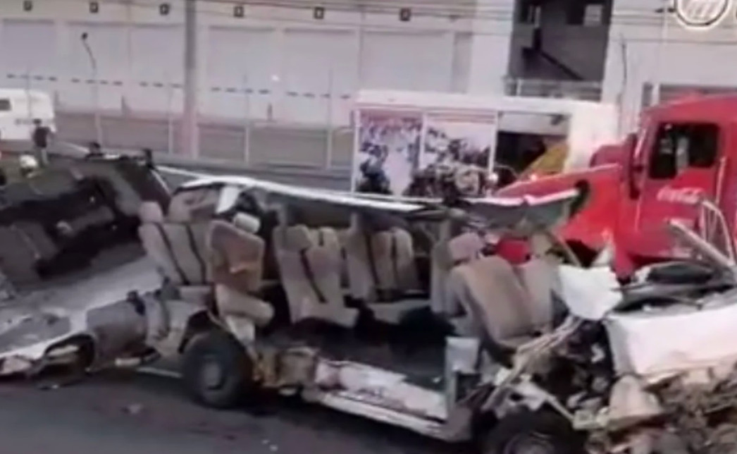 Choque Entre Camioneta, Camión Y Tráiler Con Refrescos Deja 7 Muertos ...