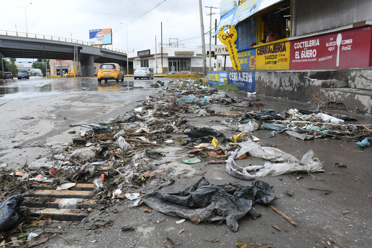 Reglamento contempla sanciones por miles de pesos contra personas que ensucien las calles de la ciudad de Torreón.