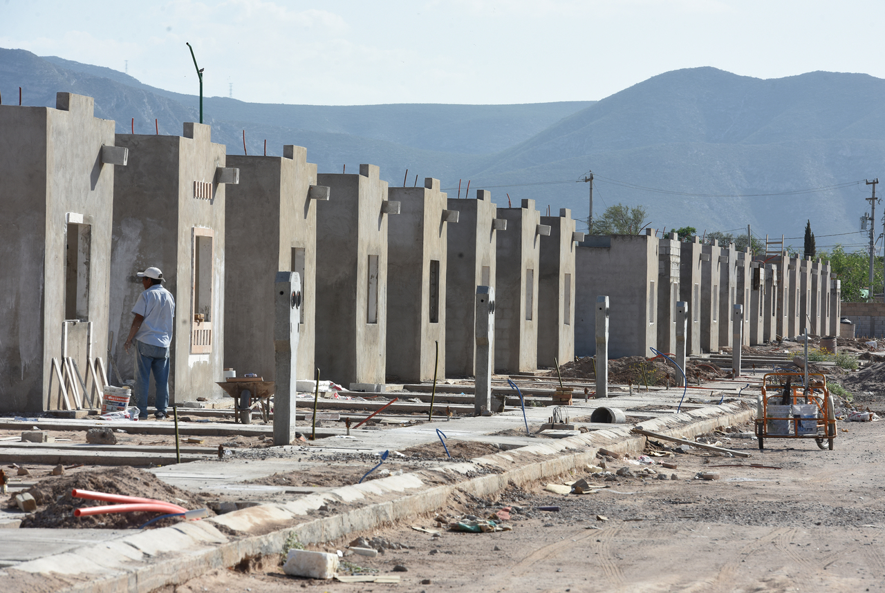 Personas no pueden acceder a una casa en parte por los bajos salarios. (EL SIGLO DE TORREÓN)