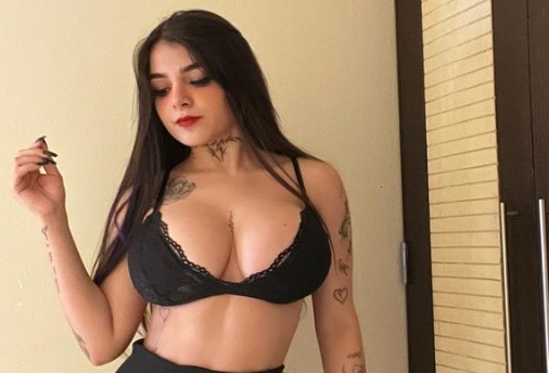 Karely Ruiz Luce Sus Despampanantes Curvas Con Bikini En El Mar