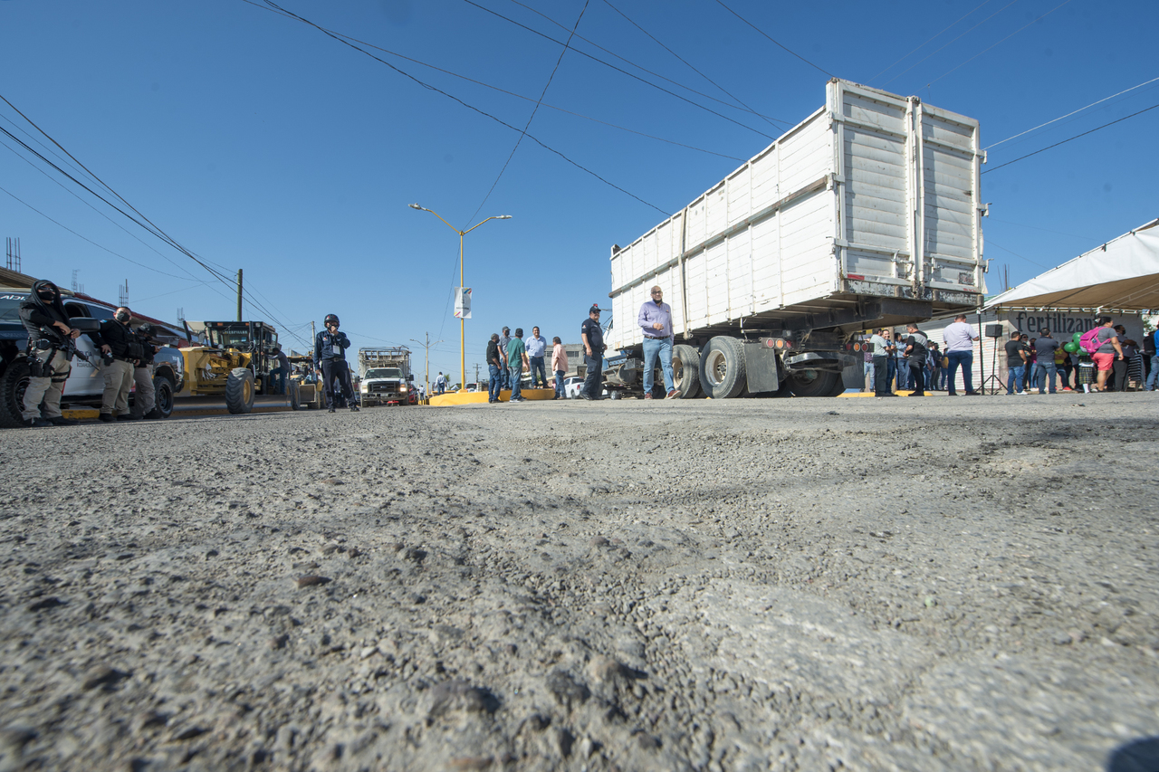 La inversión se destinó a bacheo, implementación de algunas carreteras, así como la apertura de nuevos pozos y mantenimiento. (EL SIGLO DE TORREÓN)