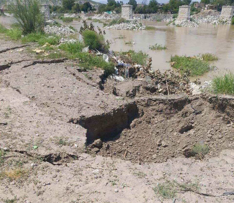 Se comenzaron a reportar algunas abras en la colonia Plan de Ayala y otras más en el propio lecho del Nazas. (EL SIGLO DE TORREÓN)