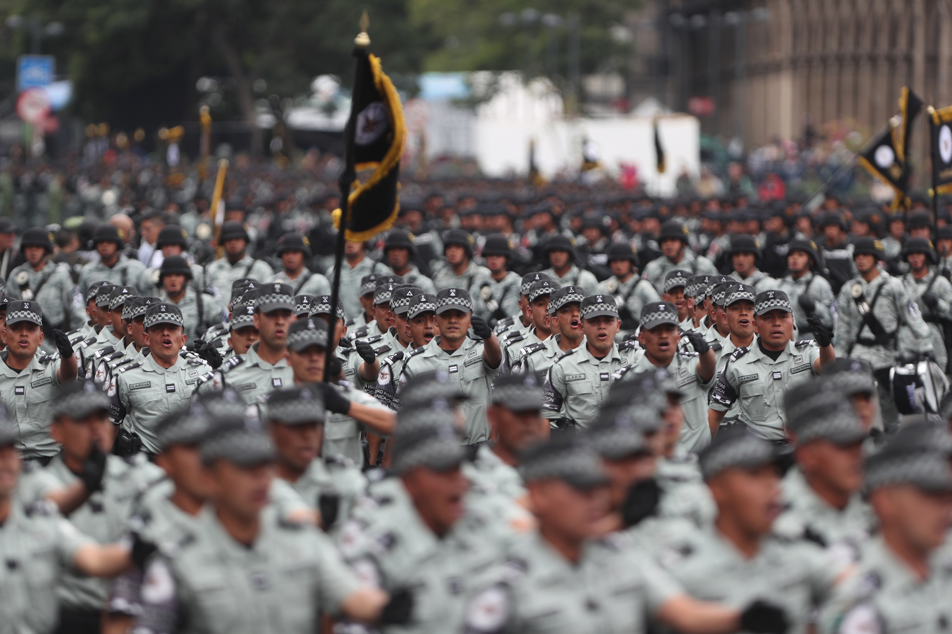 Guardia Nacional presenta batallones en desfile militar El Siglo de