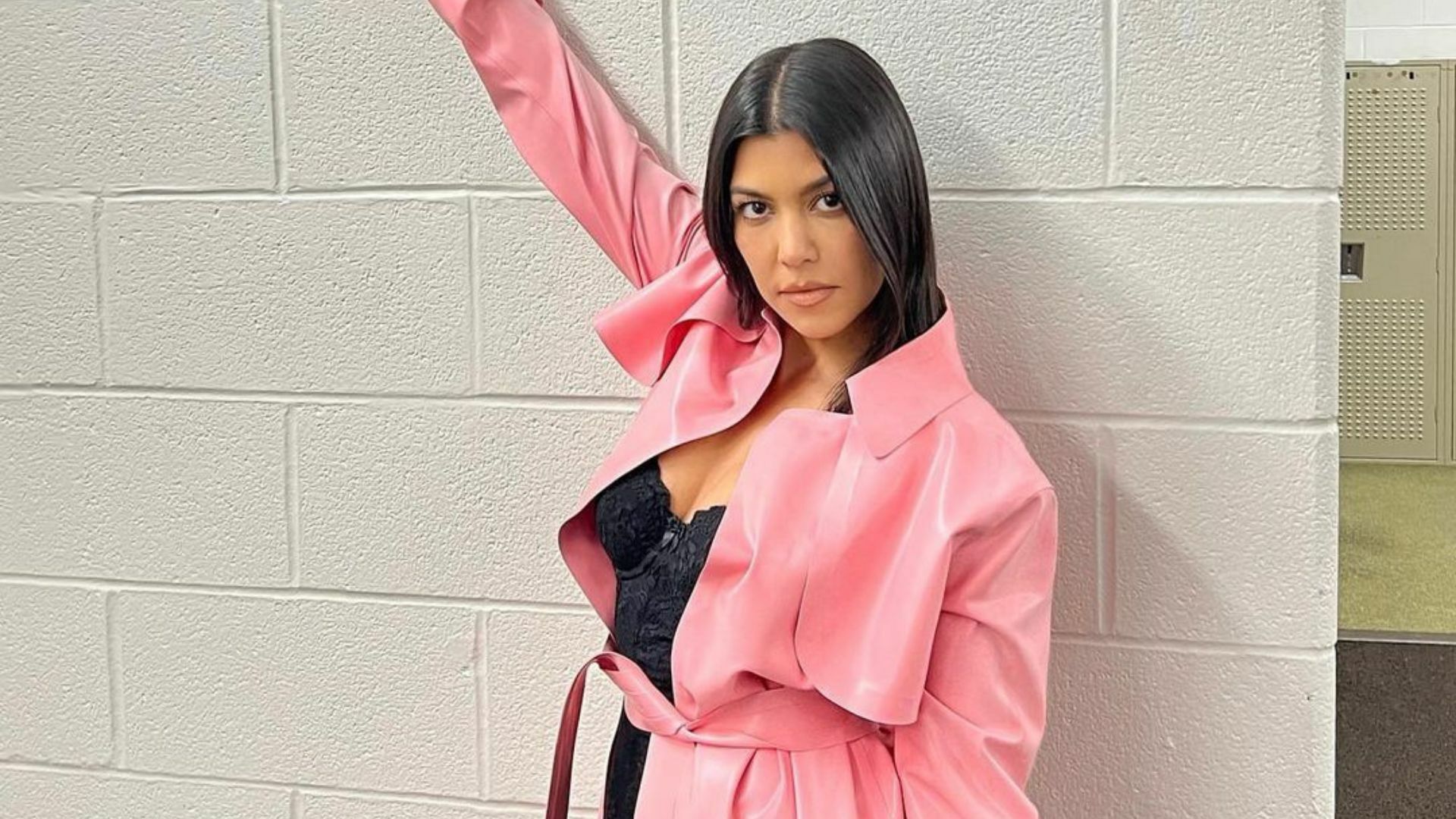 Kourtney Kardashian enfrenta a fan que aseguró que estaba embarazada por lucir con kilos de más