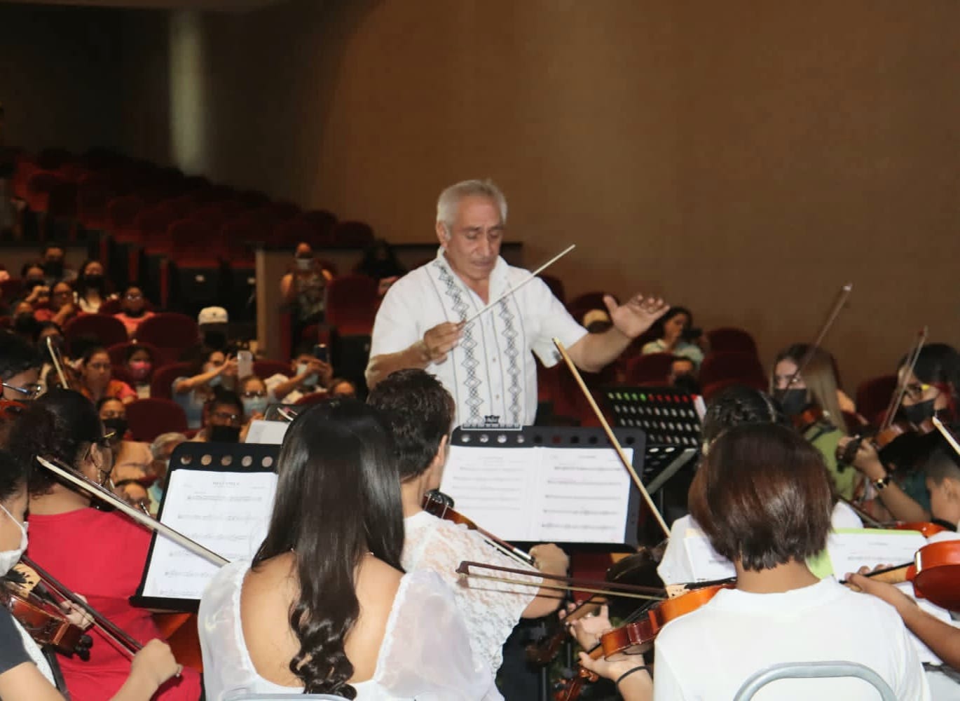 Con gran éxito se presenta Orquesta Sinfónica de San Pedro