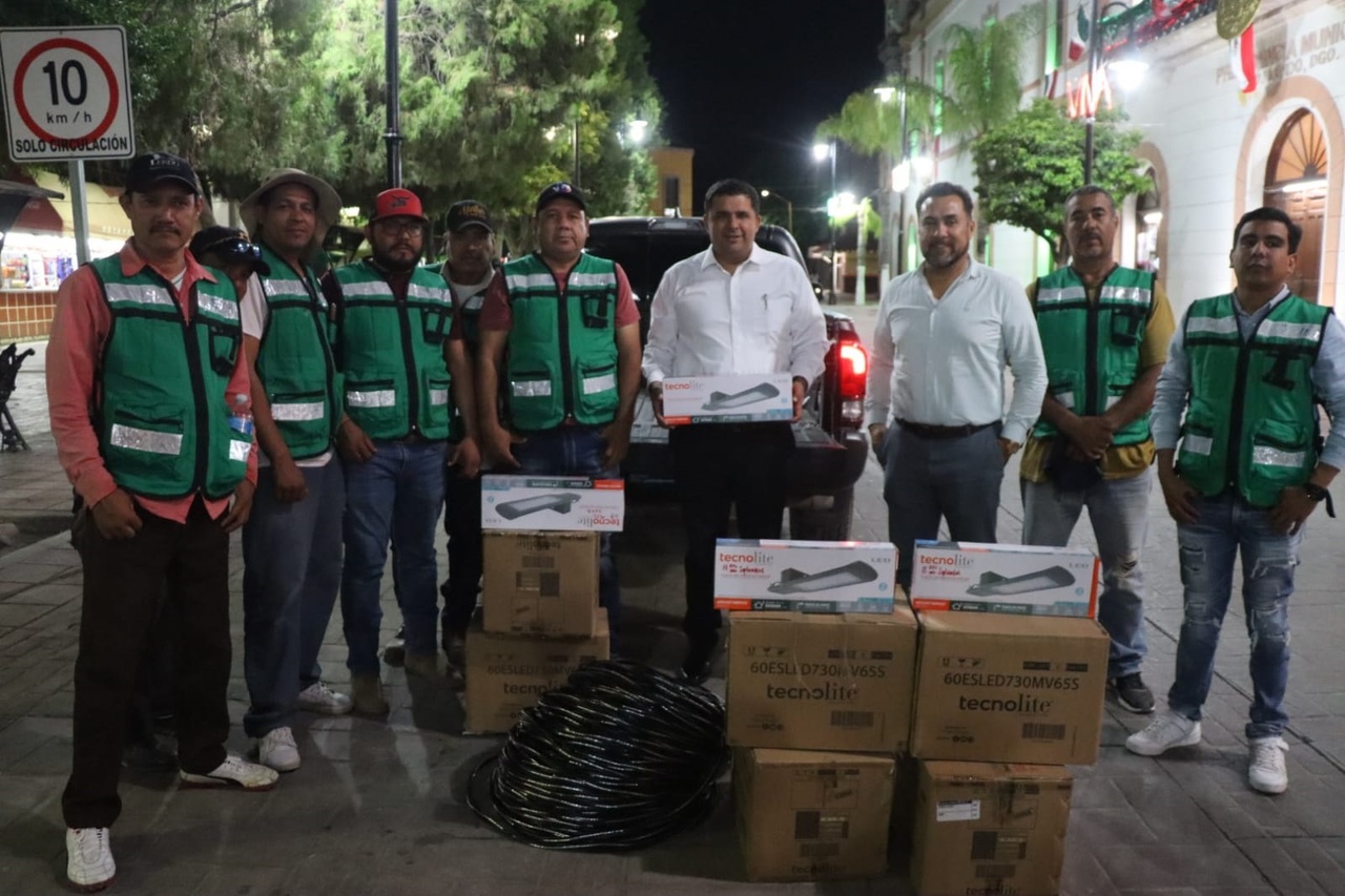 Se hizo la entrega del primer paquete de luminarias LED, el cual fue instalado en el Centro de Lerdo.