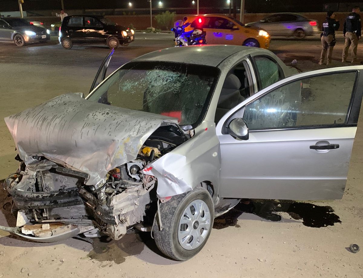 Se Pasa El Rojo Y Provoca Choque En Torreón Dos Mujeres Resultan