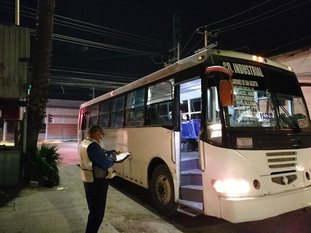 Se han ampliado rutas de autobuses a diversas colonias; el servicio ya se normalizó al 100 por ciento tras la pandemia. 
(EL SIGLO DE TORREÓN)