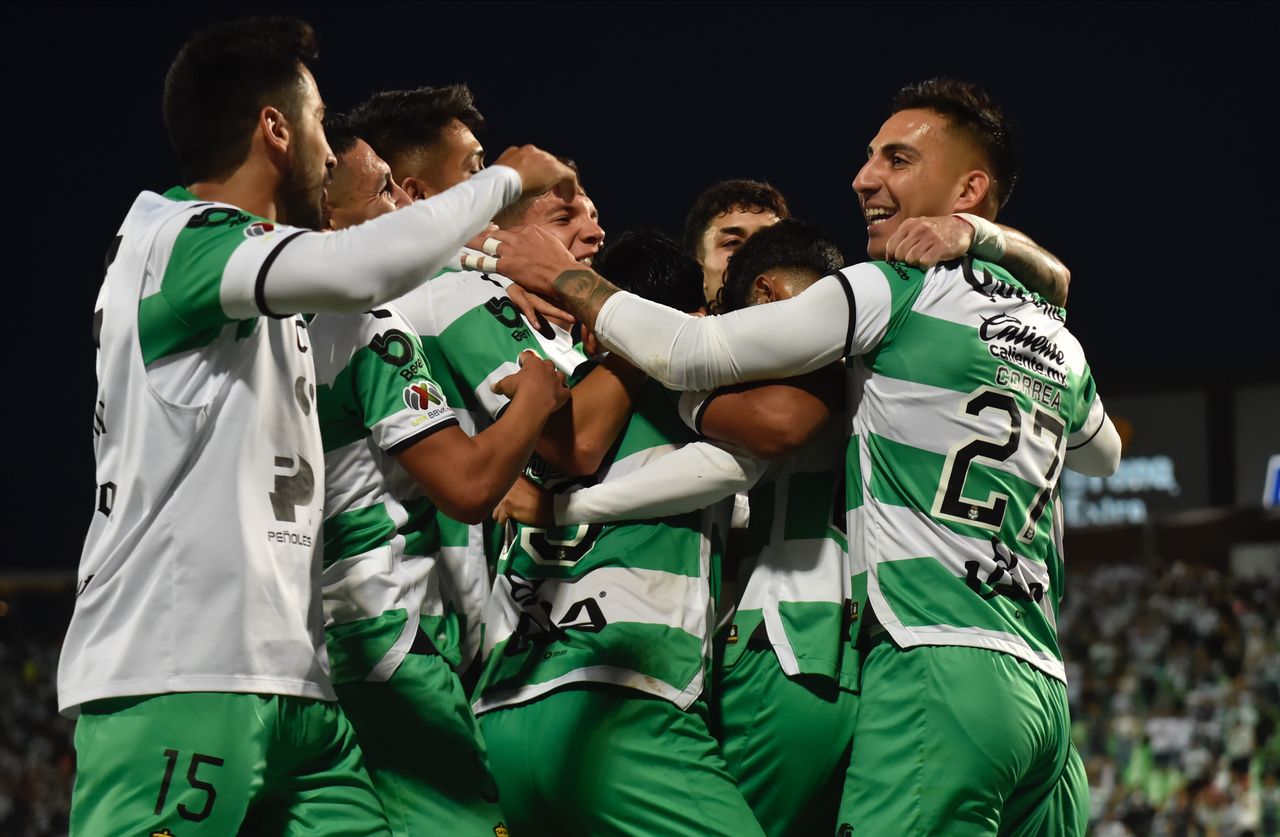 Santos Laguna derrotó en el Corona 3-0 al Mazatlán FC y subió al tercer puesto, por lo que espera rival para los cuartos de final.