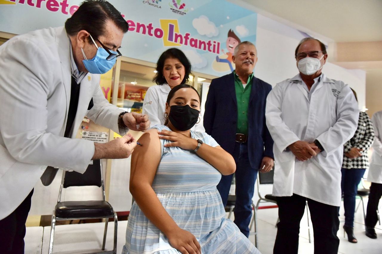 En Torréon, la campaña de vacunación contra la Influenza arrancó en el Hospital General. (EDIE RUÍZ / EL SIGLO DE TORREÓN)
