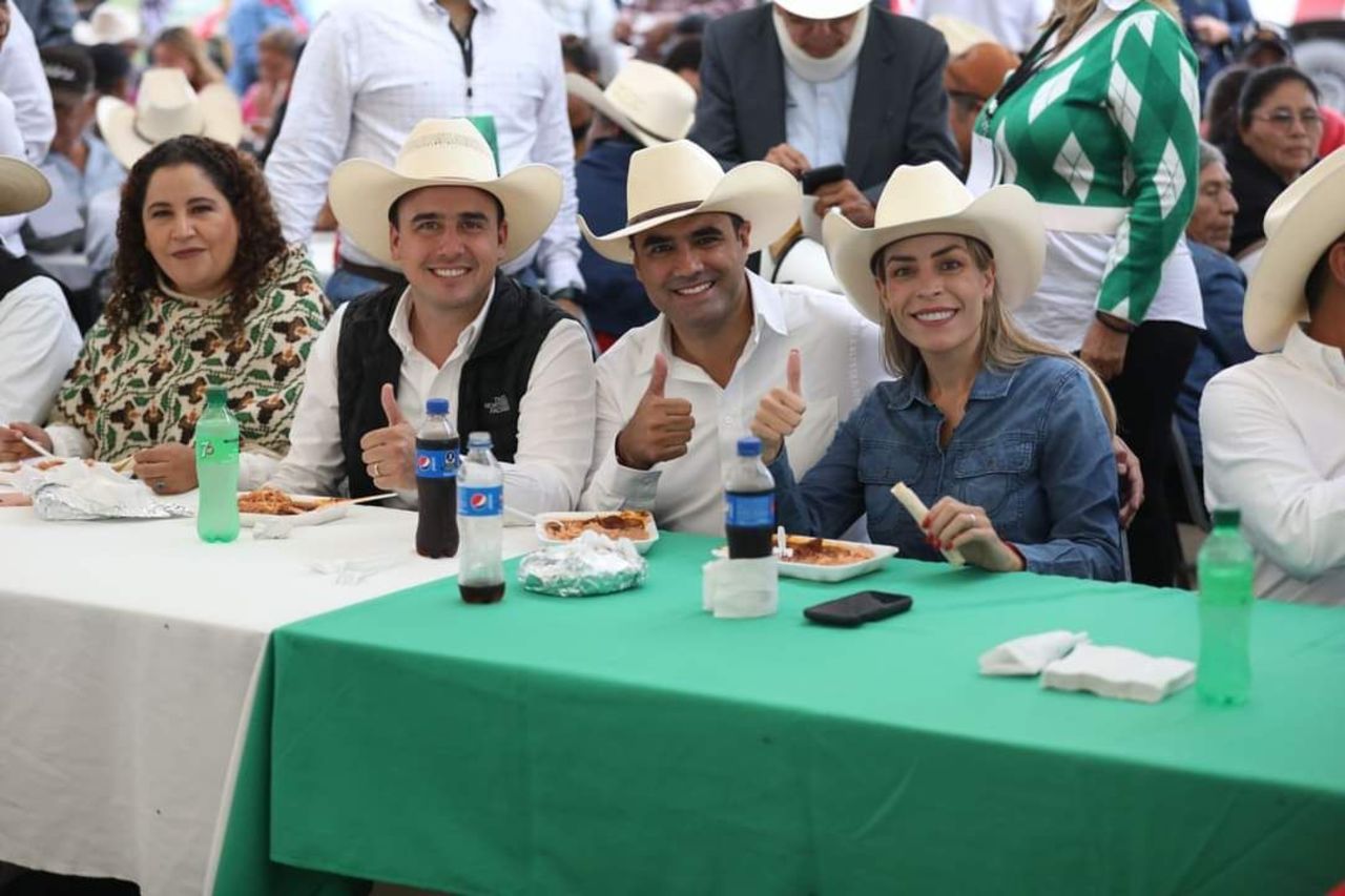 En este acto conmemorativo se llevaron a cabo los honores a nuestro Lábaro Patrio, así como la entonación del 'Himno del Agrarista'.
