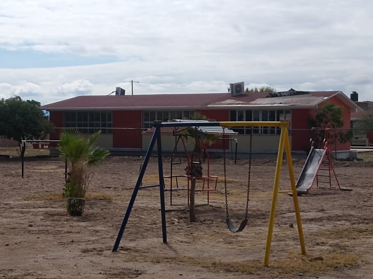 Entregan listado de daños por lluvias en escuelas de San Pedro