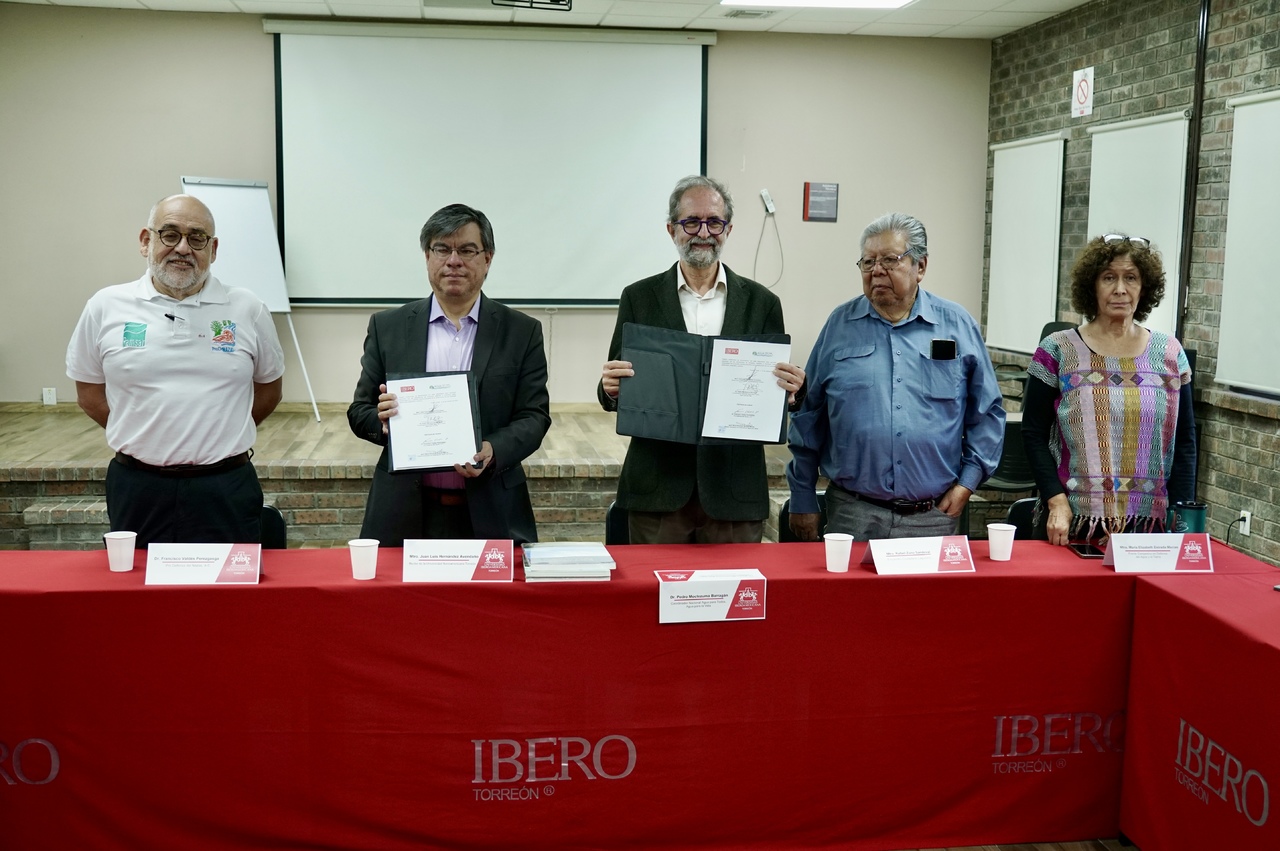 La firma de la carta de adhesión se celebró ayer en la sala de videoconferencias de la Universidad Iberoamericana de Torreón. (EL SIGLO DE TORREÓN)