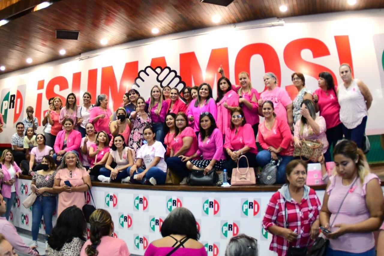 Impartieron un taller de autoexploración mamaria a unas 400 mujeres. (CORTESÍA)