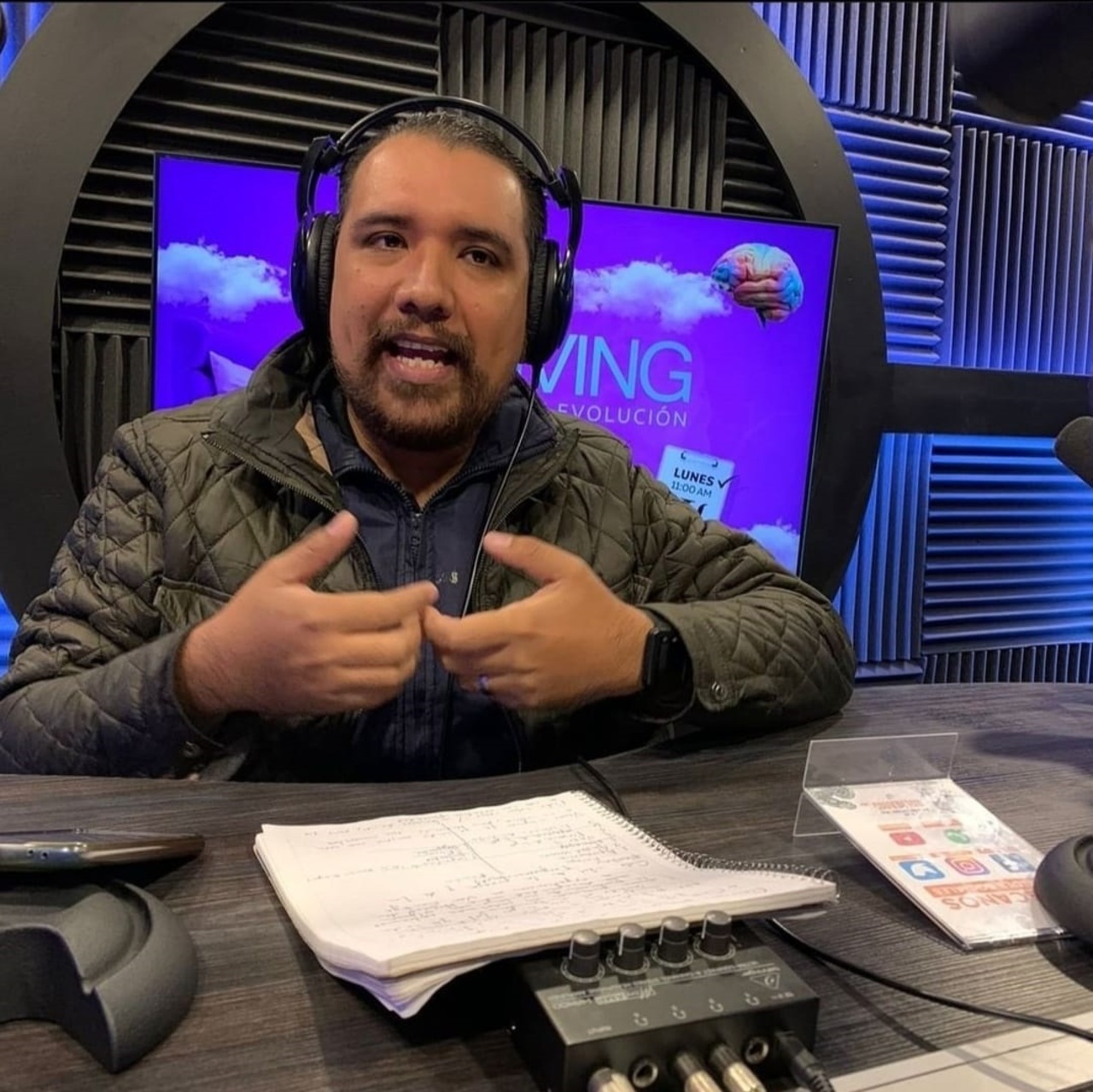 El psicoterapeuta Alejandro Monreal considera que la terapia es parte importante del tratamiento contra el cáncer.