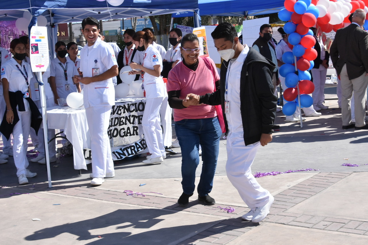 Fue la Cruz Roja Mexicana quien organizó la feria en el municipio. (EL SIGLO DE TORREÓN)