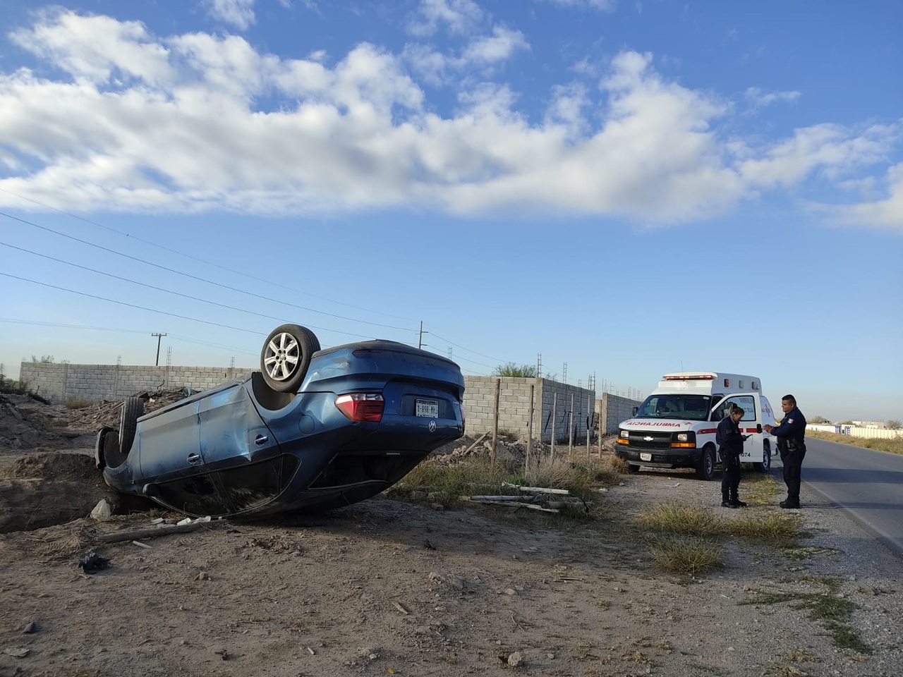 Tres volcaduras se registraron de manera simultánea durante la mañana del jueves en Torreón.