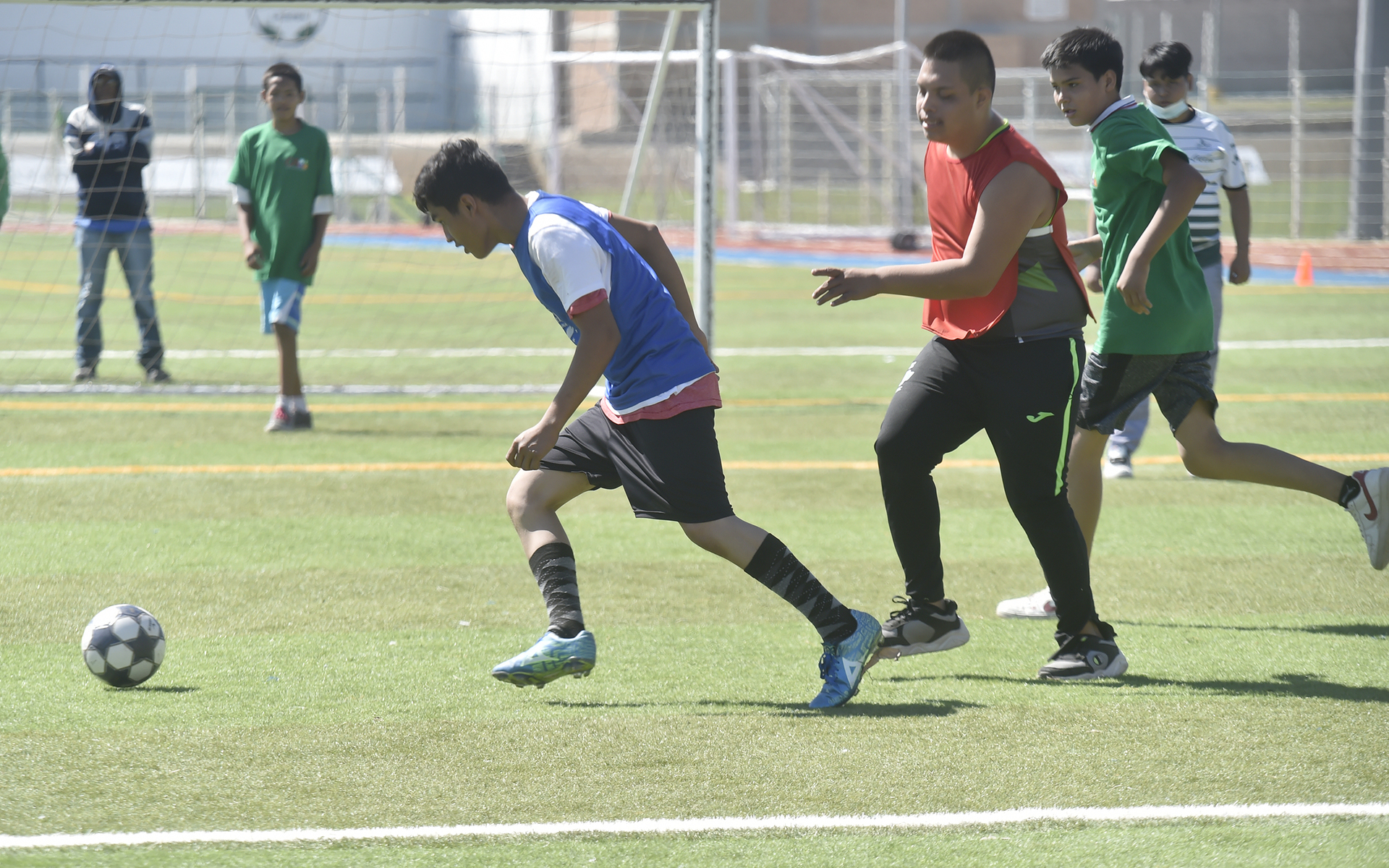 Niños y jovenes con discapacidad juegan torneo Futbolito – Fut 6