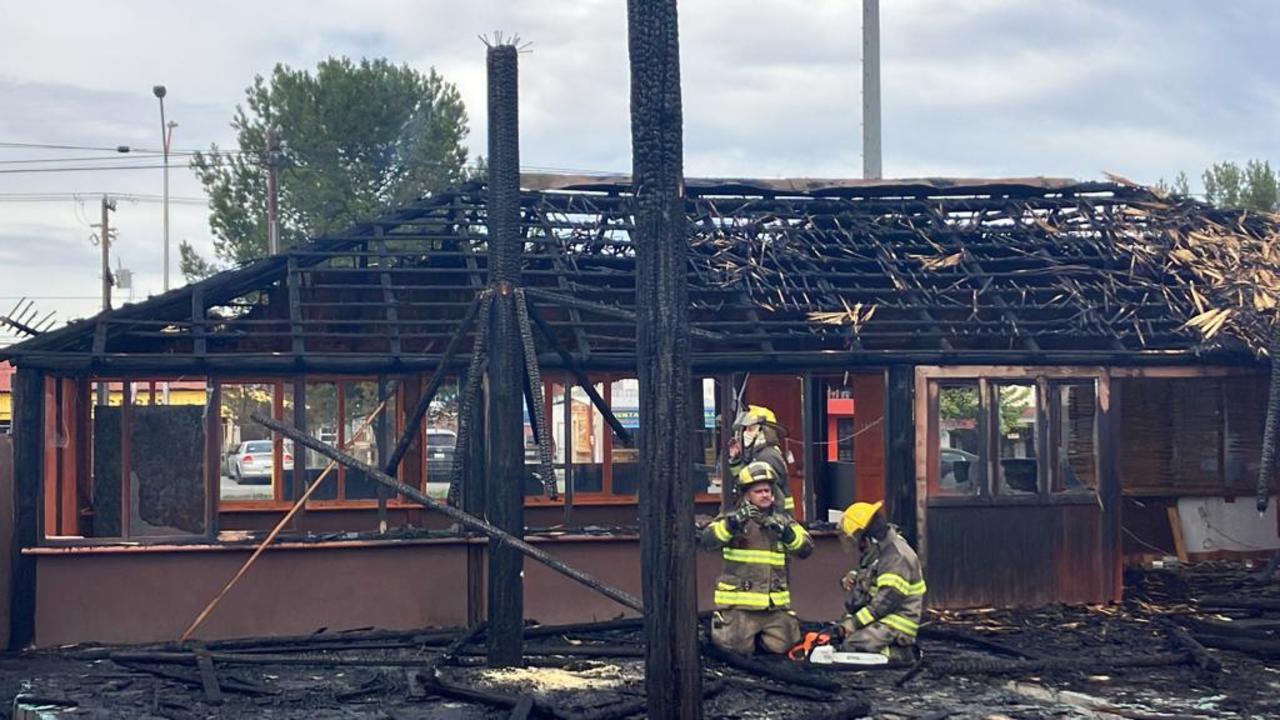 El principal daño se registró en el techo, el cual fue consumido por las llamas de fuego.