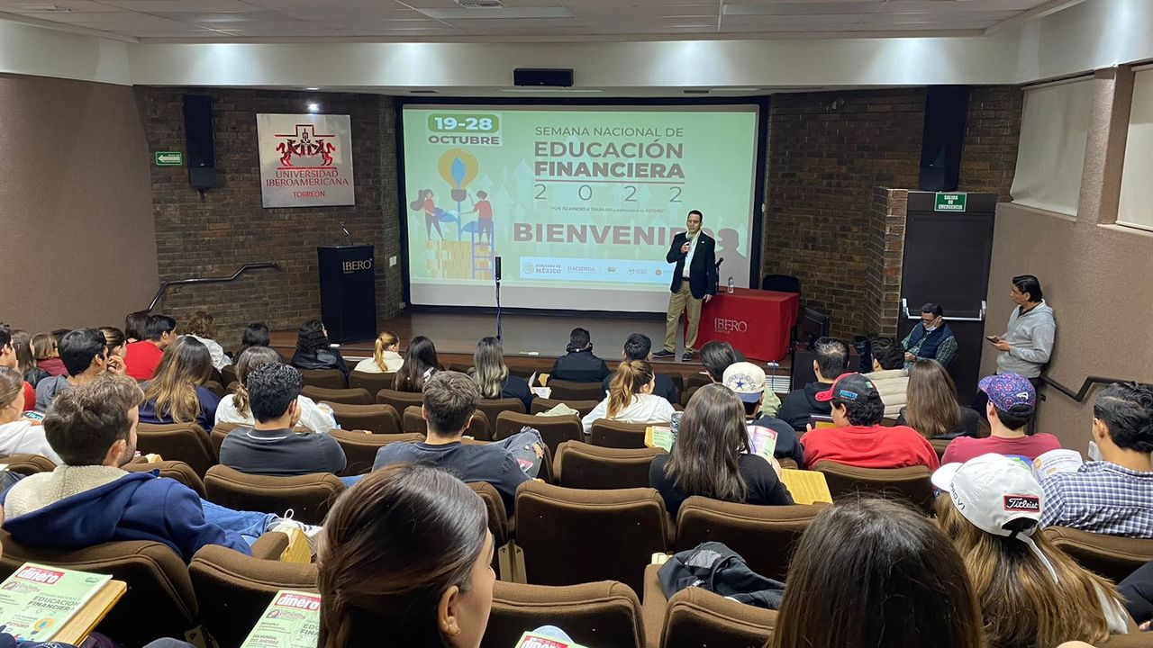 El titular de la Condusef impartió una conferencia en la Ibero. (EL SIGLO DE TORREÓN)