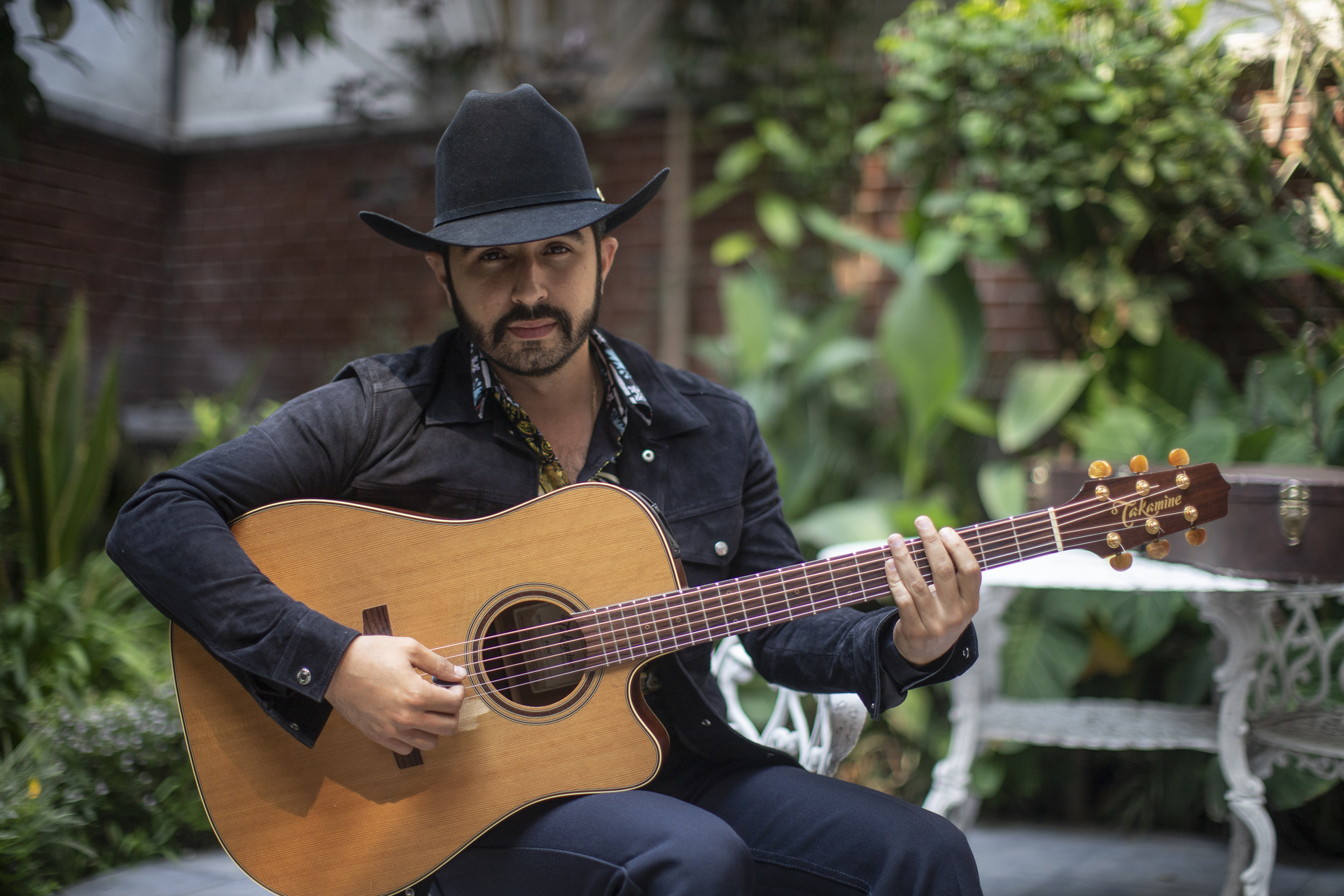 Joss Favela sueña con seguir cantando