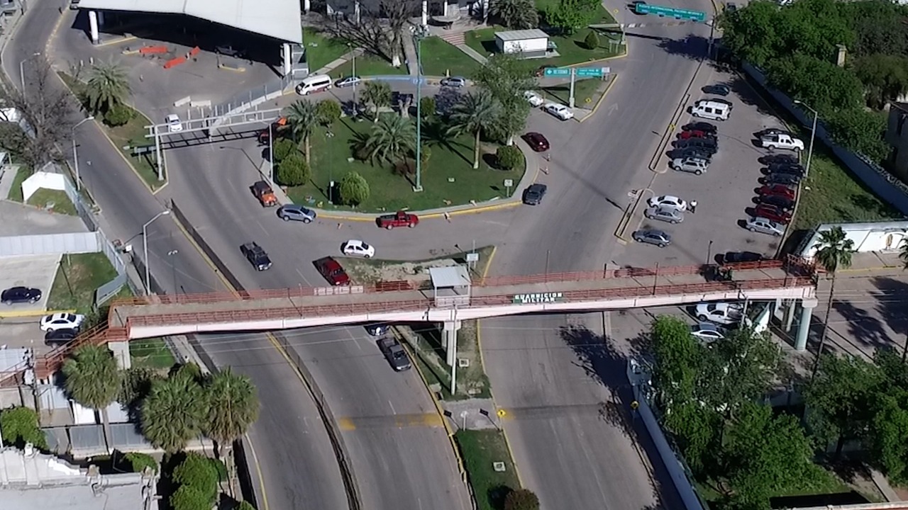 Cruce histórico por puentes internacionales de Piedras Negras con Texas