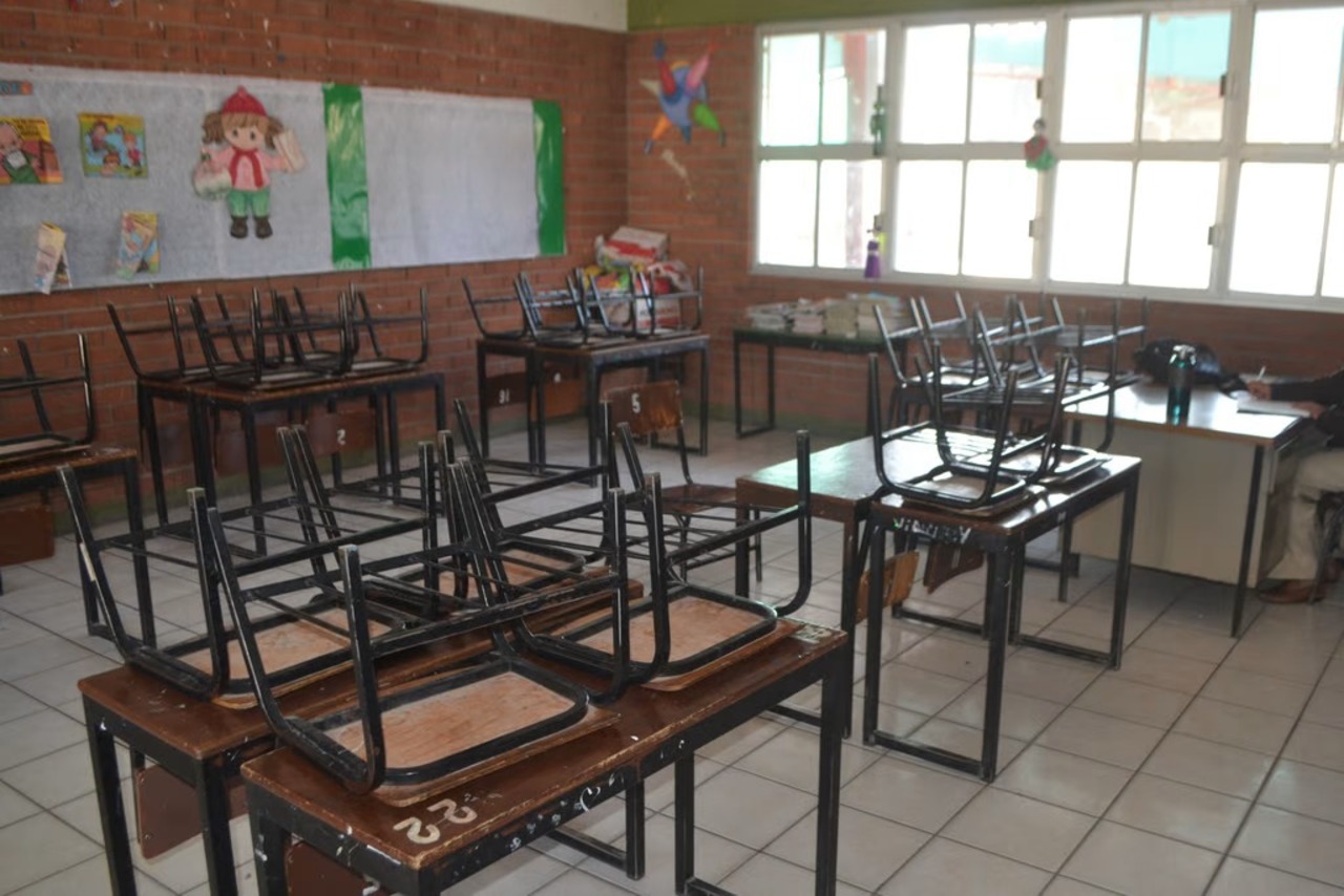 El paro de docentes por los adeudos del gobierno ha afectado la educación de estudiantes de Durango.