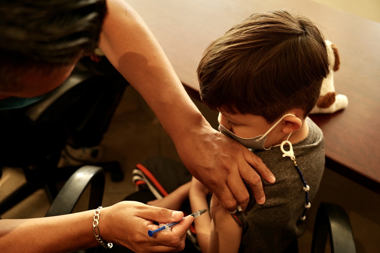 La Secretaría del Bienestar destacó la importancia de vacunar a los menores para evitar consecuencias graves a la salud.